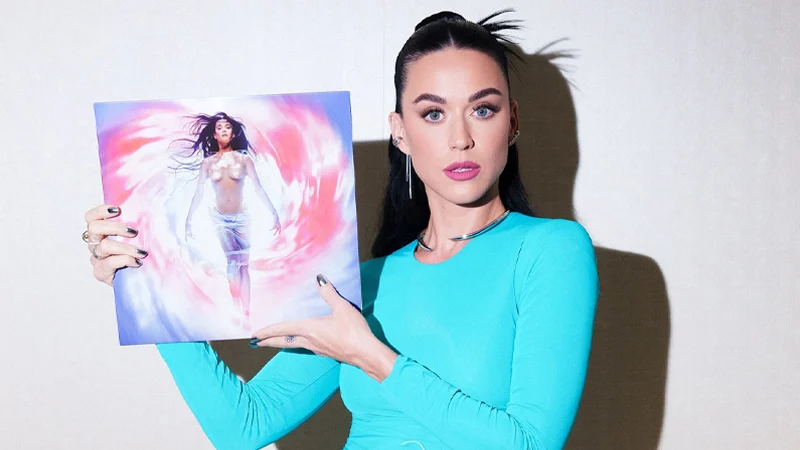 ইতিহাস গড়তে মহাকাশে যাচ্ছেন কেটি পেরি